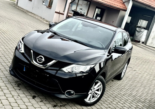 Nissan Qashqai cena 45900 przebieg: 89555, rok produkcji 2015 z Ostrołęka małe 137